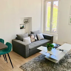 Bright & Modern In The Heart Of Antibes